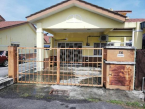 COZY COTTAGE KLIA SEPANG with AIRCONDS & FREE Wi-Fi